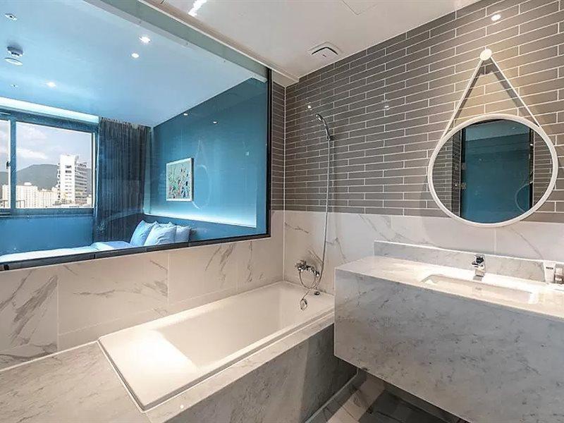 Brown Dot Hotel Джинджу Екстериор снимка