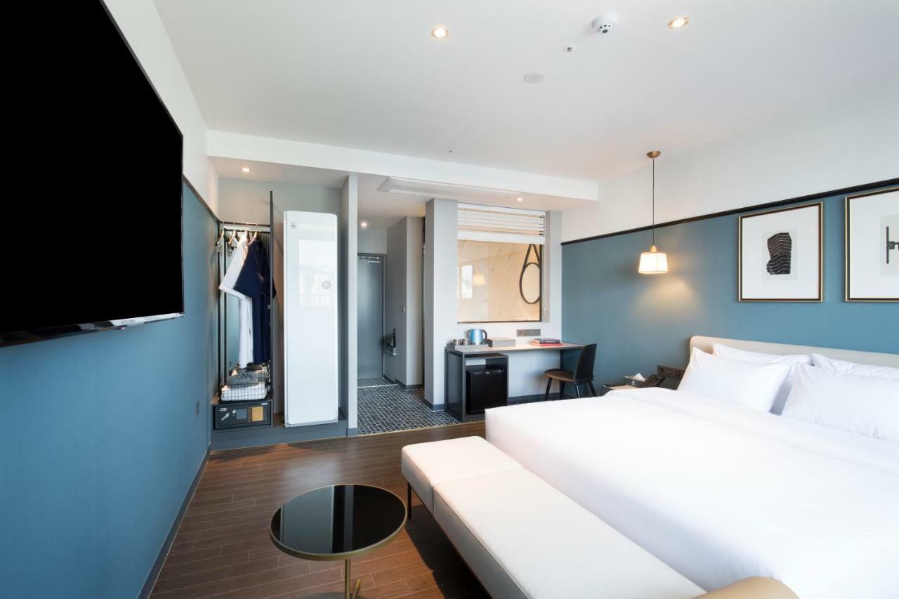 Brown Dot Hotel Джинджу Екстериор снимка