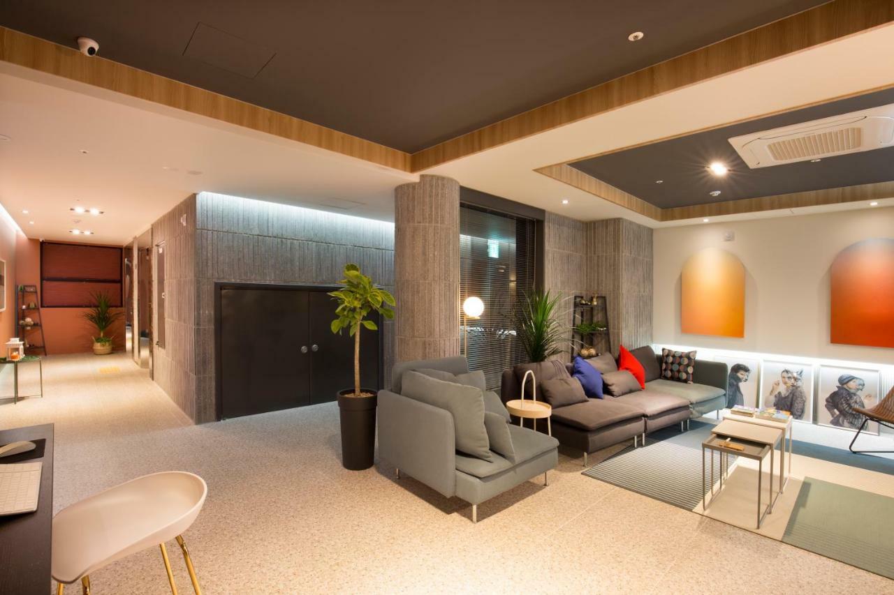 Brown Dot Hotel Джинджу Екстериор снимка