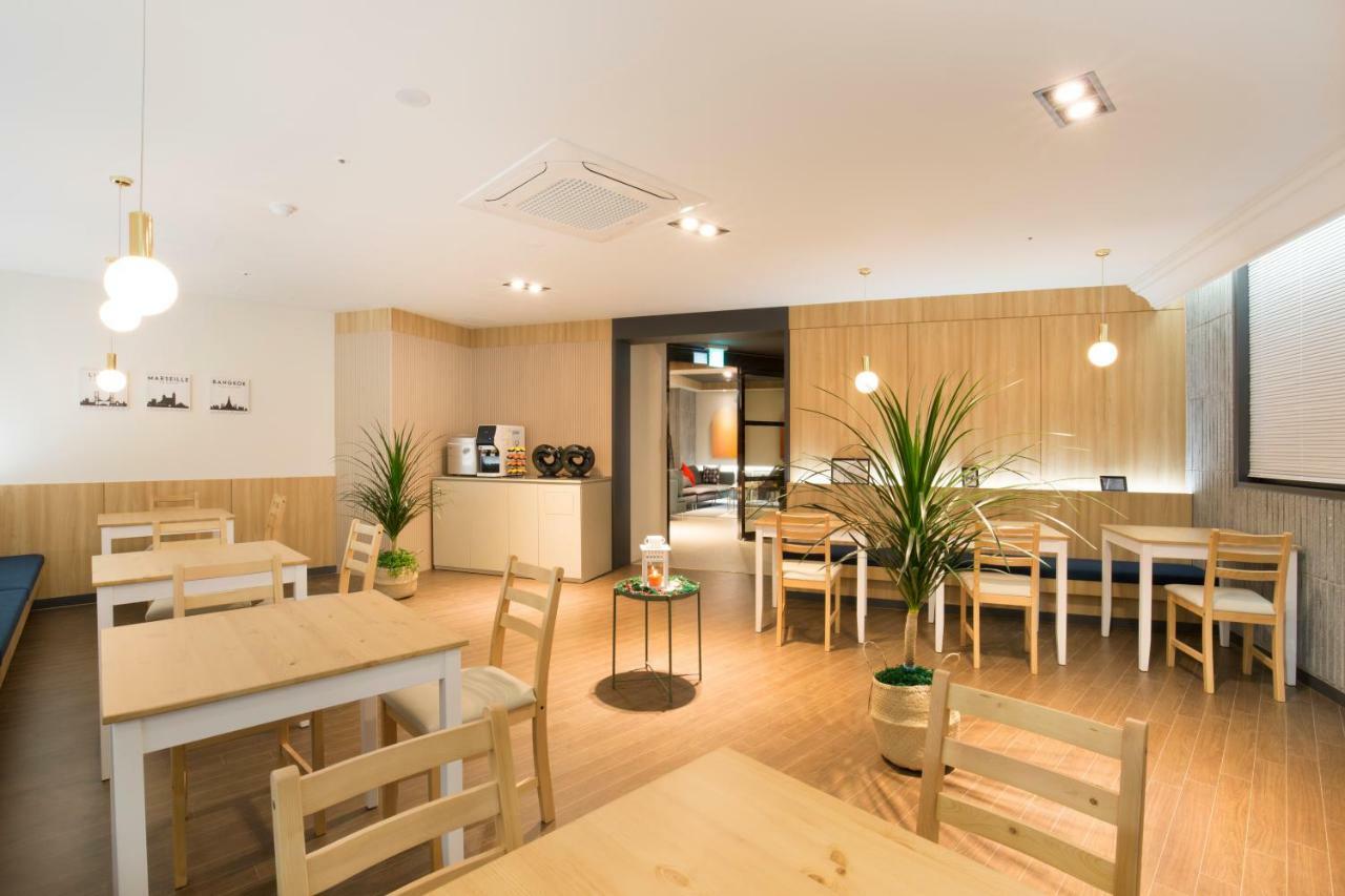 Brown Dot Hotel Джинджу Екстериор снимка